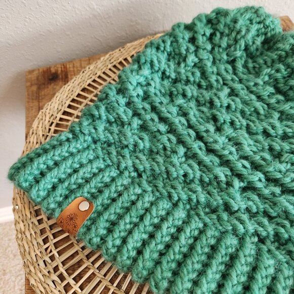 Green Handmade Zig Zag Pattern Knit Winter/Fall Hat - Picture 4 of 5